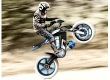 Yamaha показала концепт мотоцикла с водяным приводом